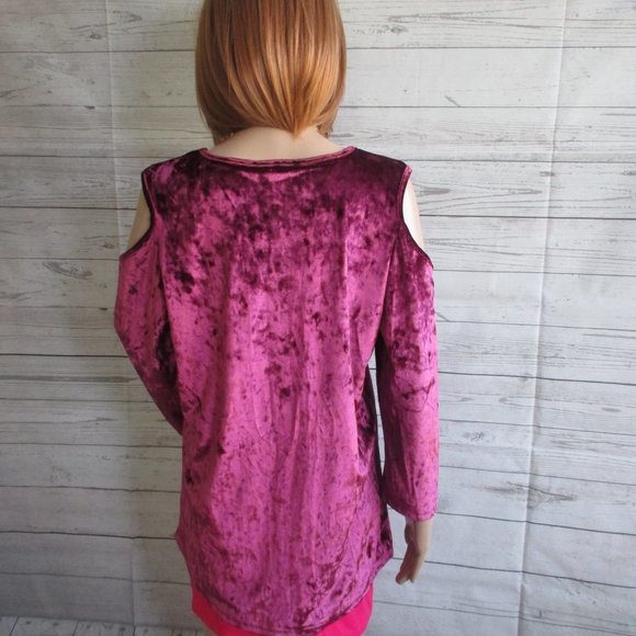 NWT - By Design crushed velvet top - sz L - Picture 3 of 3